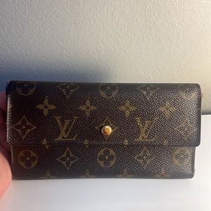 1 lv long wallet